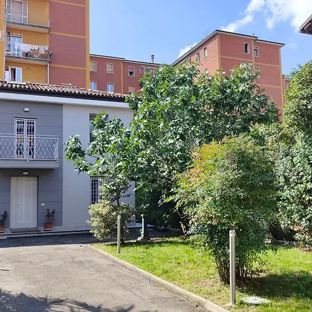 Grigio Perla Panigale, Villetta Con Giardino E Parcheggio Privato Gratuito Fino A Tre Posti Auto Bologna Exterior photo