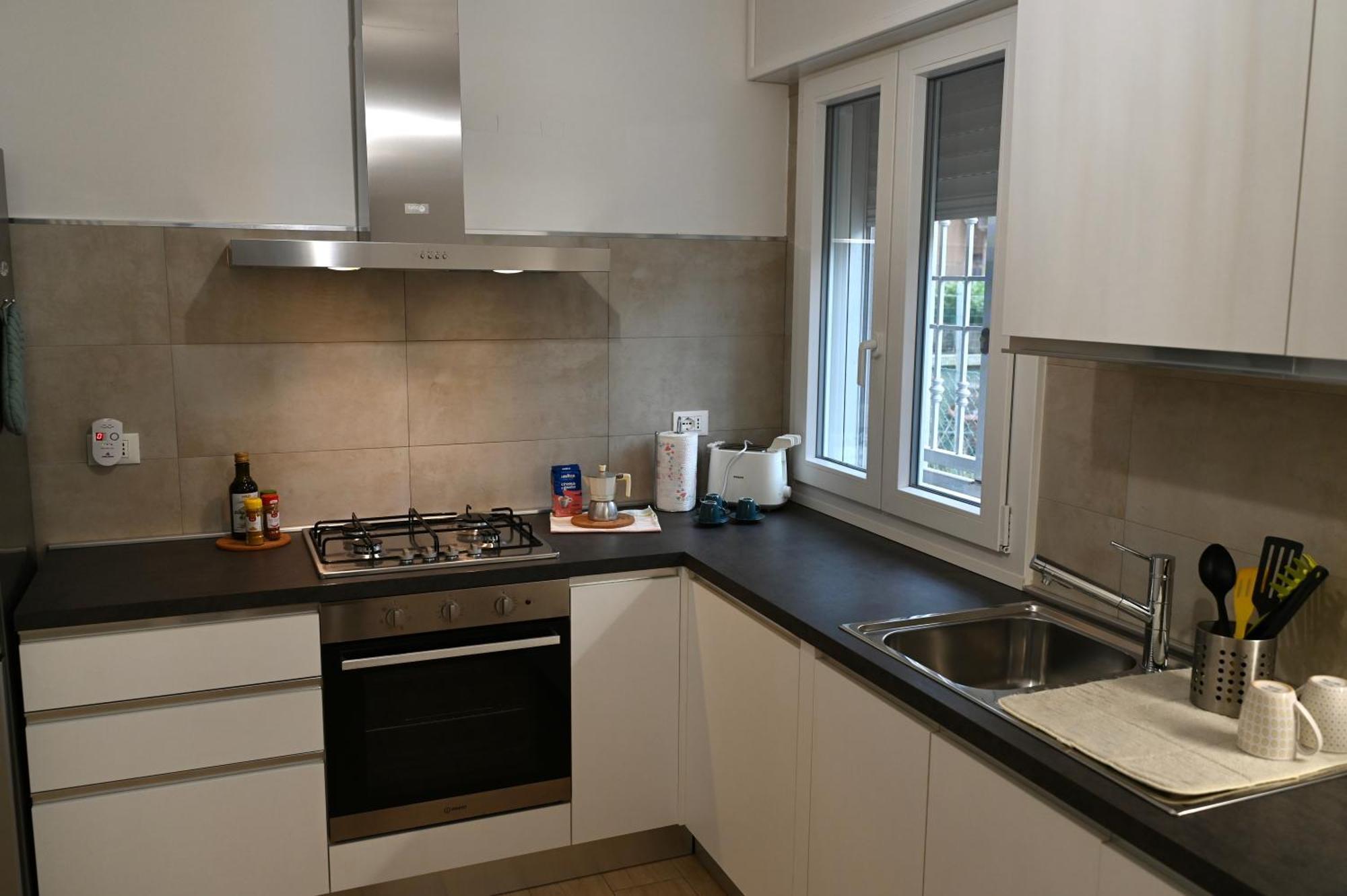Apartment Grigio Perla Panigale, Con Giardino E Parcheggio Privato Gratuito Fino A Tre Posti Auto Bologna