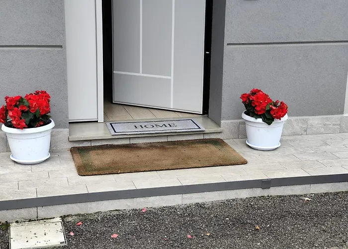 Grigio Perla Panigale, Villetta Di Pregio Con Giardino E Parcheggio Privato Gratuito Fino A Tre Posti Auto