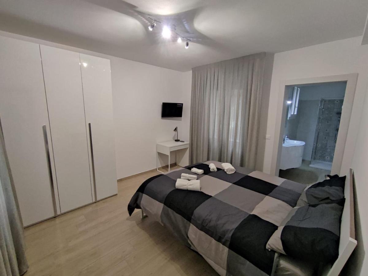 Appartement Grigio Perla Panigale, Con Giardino E Parcheggio Privato Gratuito Fino A Tre Posti Auto Bologna