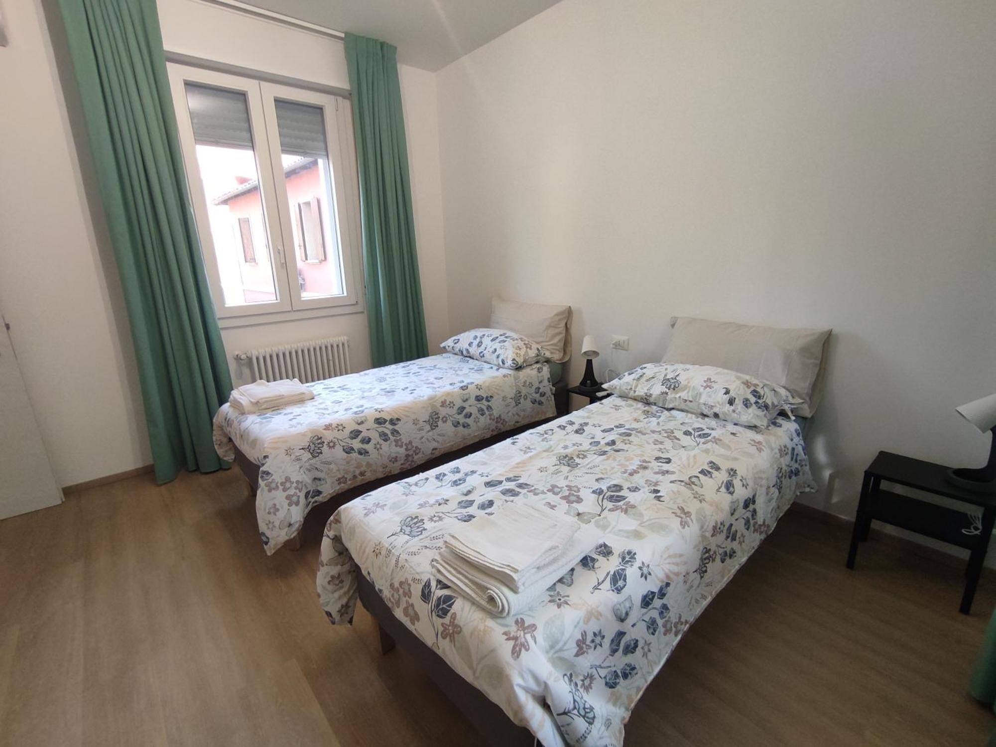 Appartement Grigio Perla Panigale, Con Giardino E Parcheggio Privato Gratuito Fino A Tre Posti Auto *