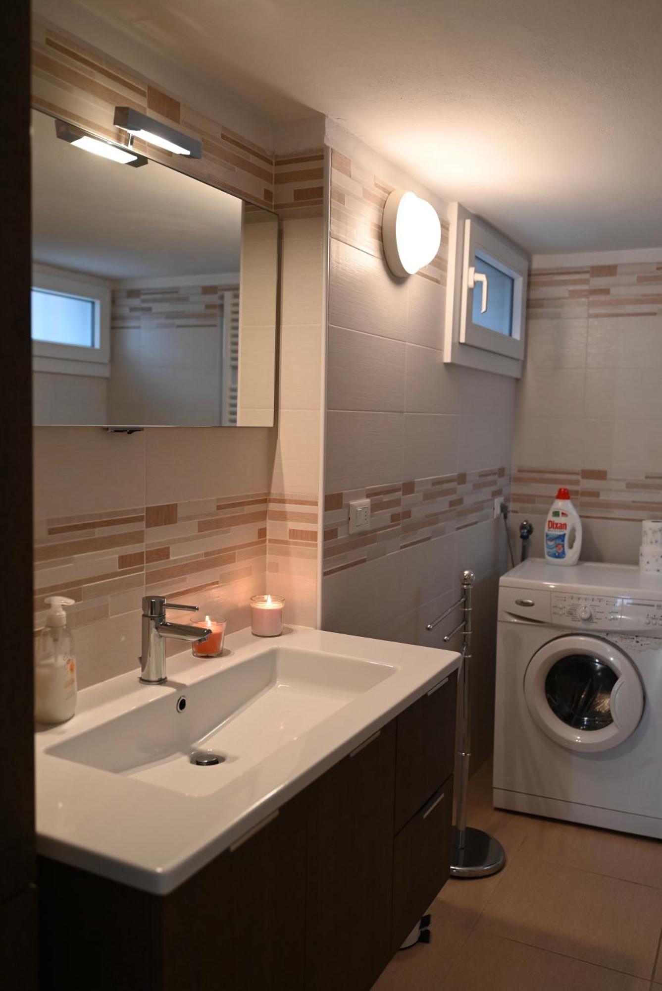 Appartement Grigio Perla Panigale, Con Giardino E Parcheggio Privato Gratuito Fino A Tre Posti Auto *