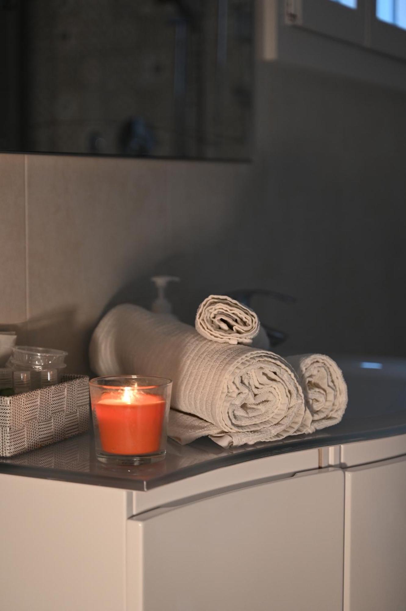 Appartement Grigio Perla Panigale, Con Giardino E Parcheggio Privato Gratuito Fino A Tre Posti Auto Bologna
